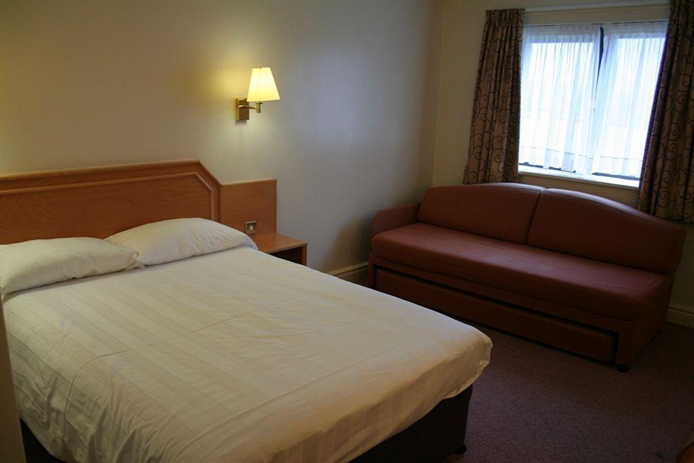 Days Inn Kendal - Killington Lake Exterior foto