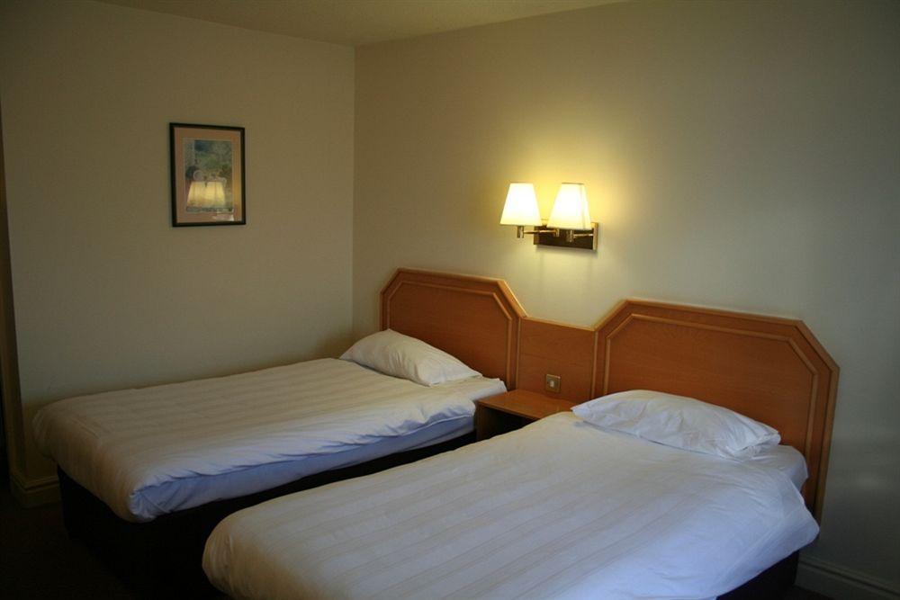 Days Inn Kendal - Killington Lake Exterior foto