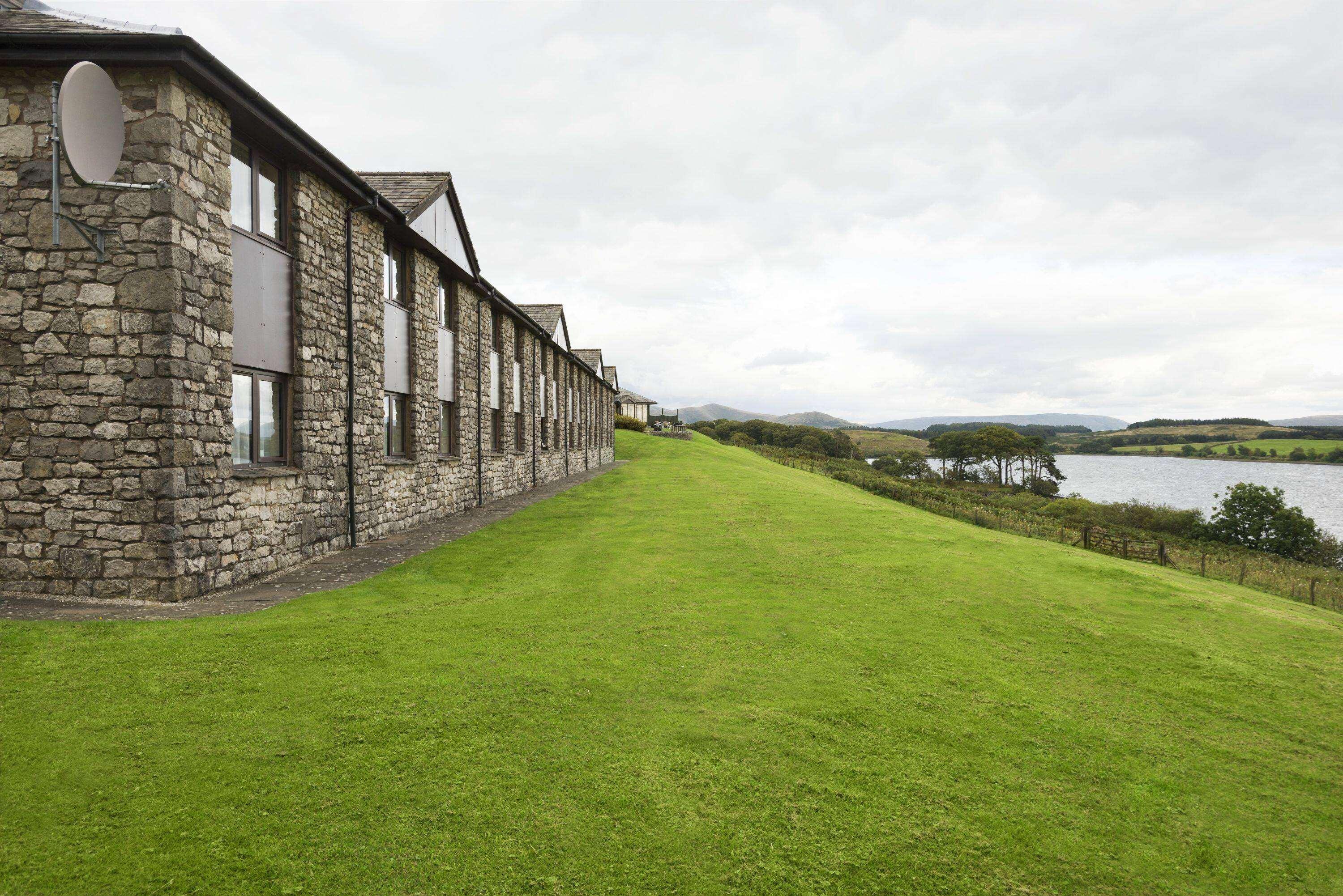 Days Inn Kendal - Killington Lake Exterior foto