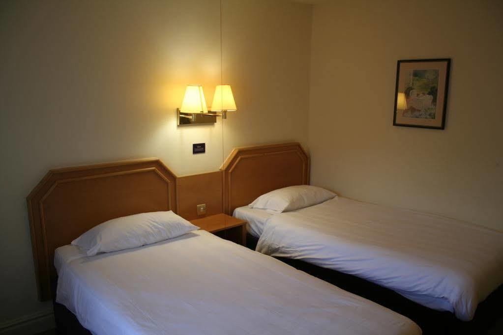Days Inn Kendal - Killington Lake Exterior foto